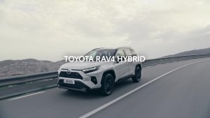 Toyota RAV4 Plug-in Hybrid tarjoaa erinomaisen kiihtyvyyden yhdistettynä erittäin pieneen kulutukseen. Lataat tai et, kiihtyvyys...
