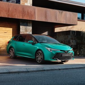Kattavat edut Toyotan suosituimpiin malleihin 🤗
Valikoituihin malleihin talvirenkaat kevytmetallivantein hintaan 690 € ...