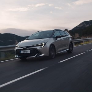 Entistäkin tyylikkäämpi, tehokkaampi ja turvallisempi, uusi Corolla Hybrid on nyt koeajettavissa.
Tervetuloa vaikuttu...